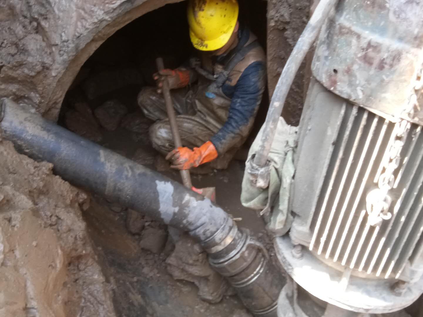 沔城回族镇管道清淤